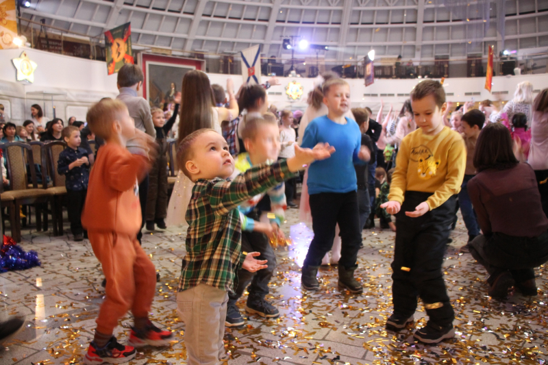 В Тульском государственном музее оружия по доброй традиции стартовали масштабные праздничные детские новогодние театрализованные представления! Тульский Государственный Музей Оружия