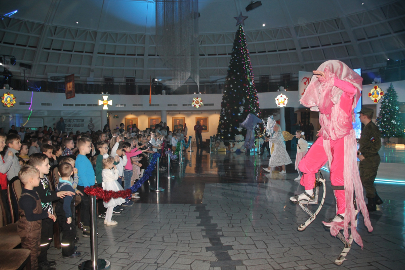 В Тульском государственном музее оружия по доброй традиции стартовали масштабные праздничные детские новогодние театрализованные представления! Тульский Государственный Музей Оружия