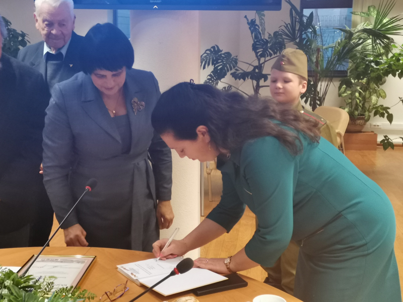 К 80-летию героического подвига туляков-оружейников в Тульском музее оружия состоялась презентация книги «Дети Тулы сорок первого. Непридуманные рассказы о судьбе поколения» Тульский Государственный Музей Оружия