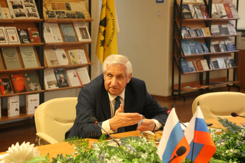 К 80-летию героического подвига туляков-оружейников в Тульском музее оружия состоялась презентация книги «Дети Тулы сорок первого. Непридуманные рассказы о судьбе поколения» Тульский Государственный Музей Оружия