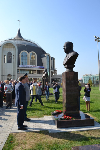 Аллея славы Тульский Государственный Музей Оружия