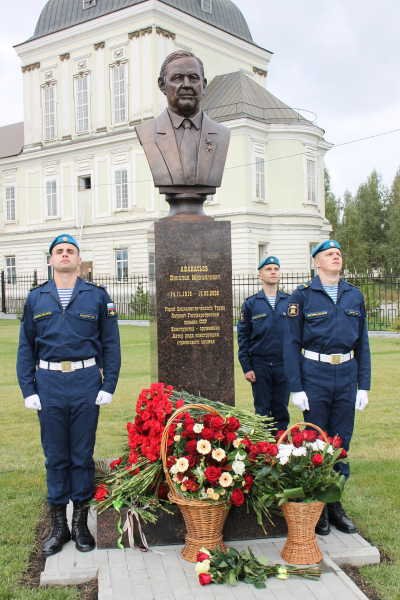 Аллея славы Тульский Государственный Музей Оружия