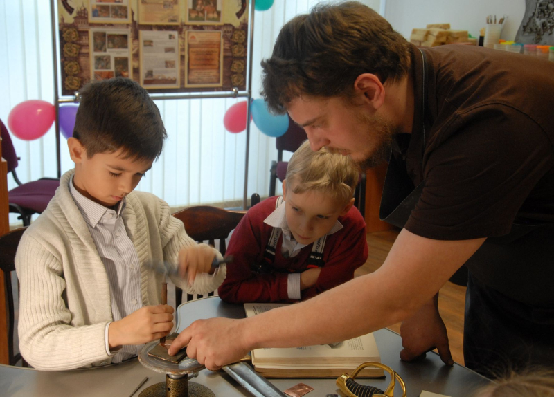 Ажур металла рукотворный Тульский Государственный Музей Оружия